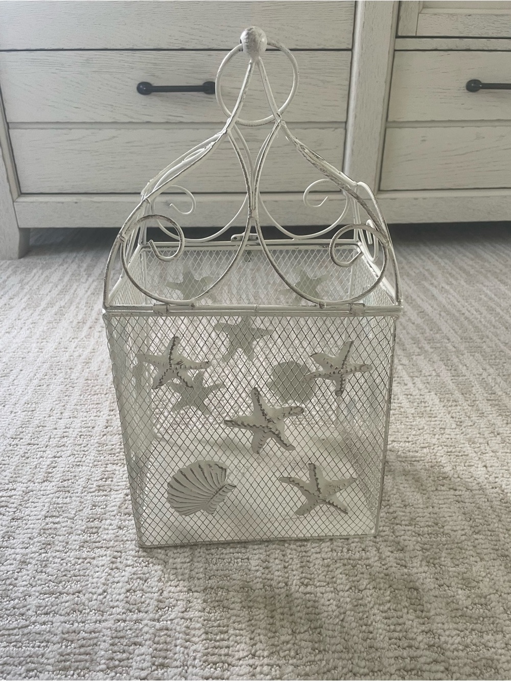 White Coastal Decorative Metal Box with Starfish & Shell Details - Picture 7 of 14